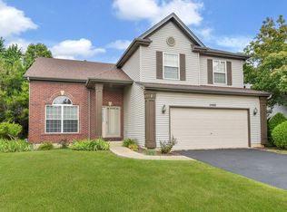 2460 Glenford Dr, Aurora, IL 60502