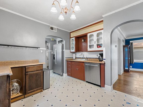 5th image of 624 S 105th STREET