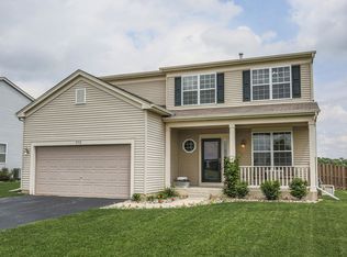 3132 Lauren Dr, Yorkville, IL 60560