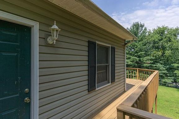 5th image of 706 Lake Point Dr