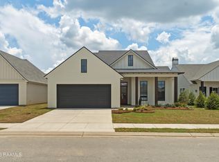 205 Queenstown Ave, Youngsville, LA 70592