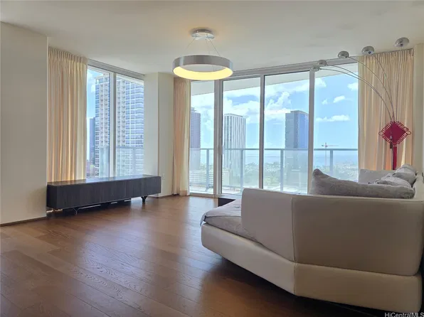 888 Kapiolani Blvd #2105, Honolulu, HI 96813