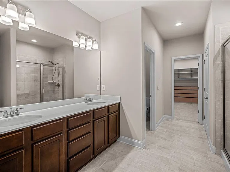 18 Dorothy Ln — Photo 8