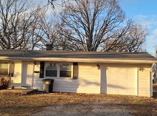 328 E Jennings St, Salem, IL 62881