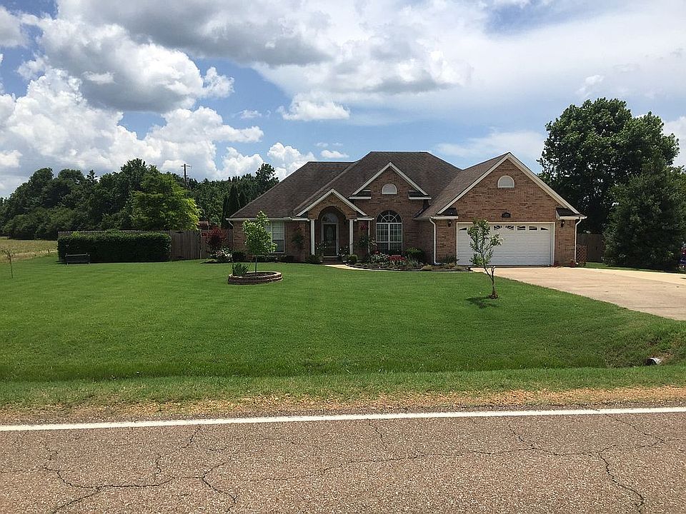 1st image of 813 Woodlawn Rd