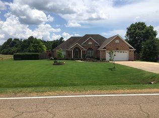 813 Woodlawn Rd, Steens, MS 39766