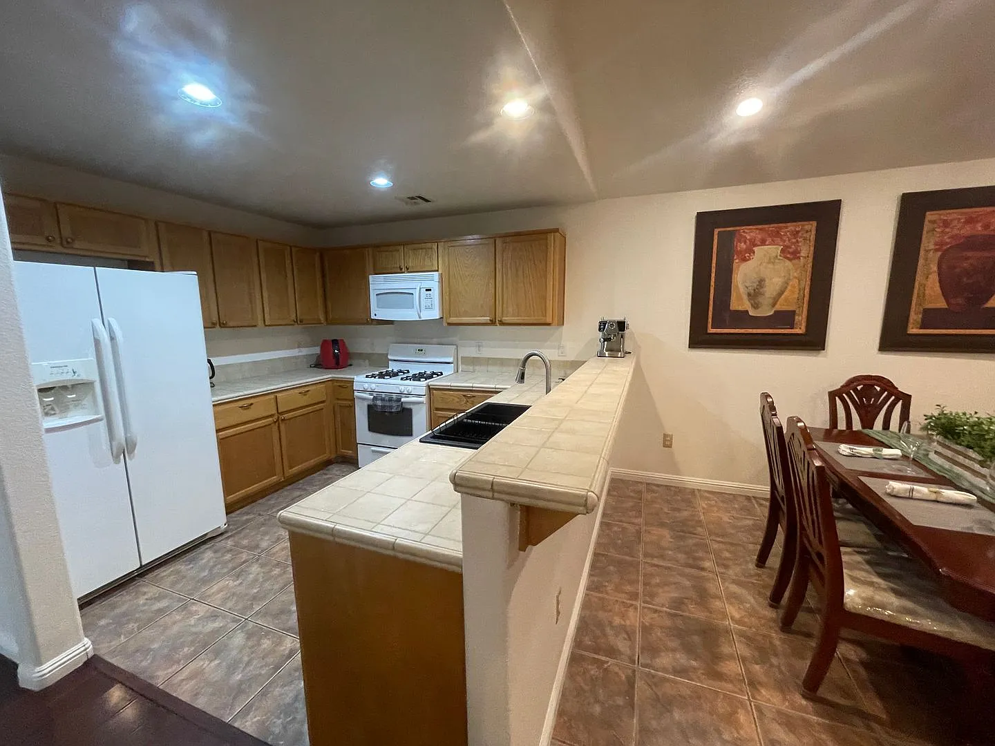 2 Bedroom Home with Private Pool, Include some Utilities — Photo 3