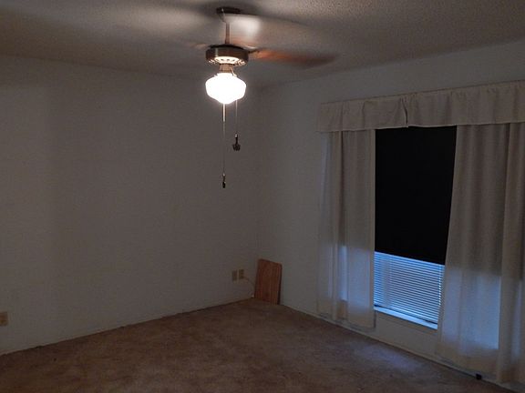 3rd image of 3706 Driftwood Dr