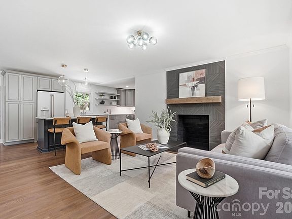 3rd image of 4017 Leeds Dr