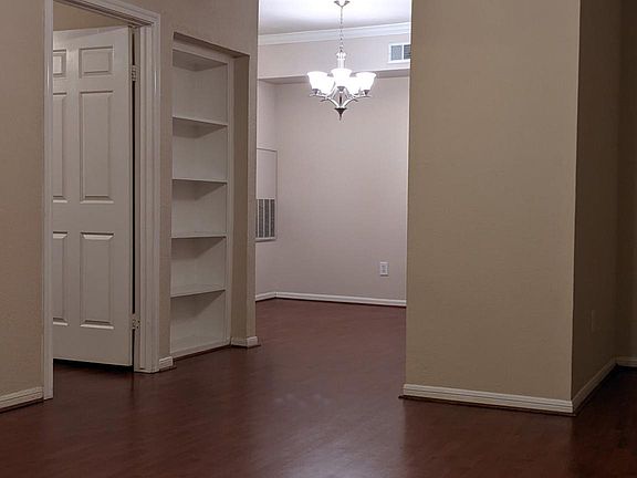 4th image of 2255 Braeswood Park Dr APT 104