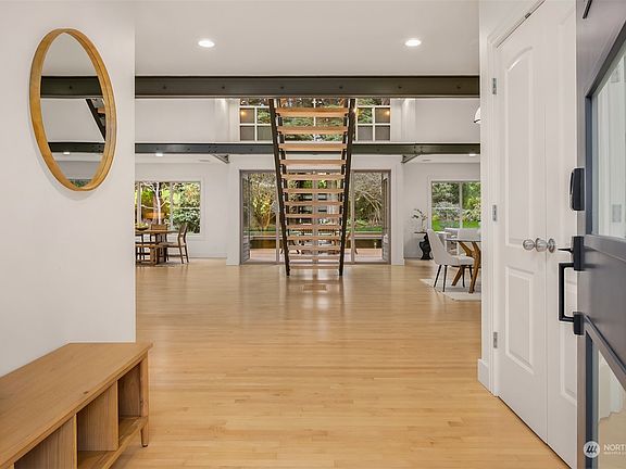 4th image of 1178 Aaron Avenue NE