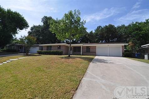 2nd image of 706 Larkwood Dr