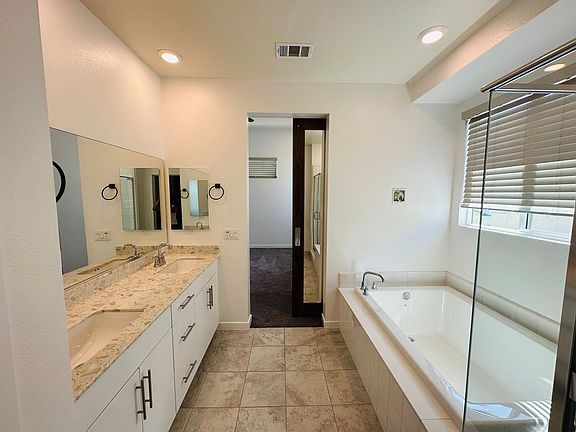 5th image of 1835 Vesta Dr