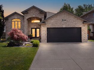 1389 Crosswinds Dr, Lakeshore, ON N8L 0S6