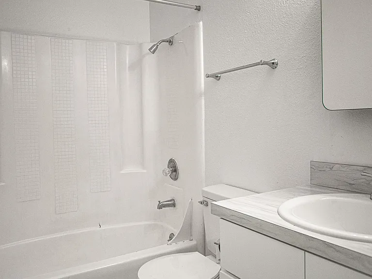 Tahoma Park Apartments — Photo 21