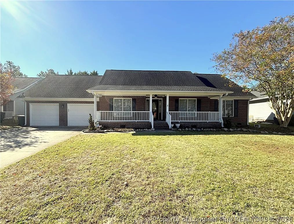 3 bed, 2.0 bath, 2024 sqft, $1,995 — Photo 1