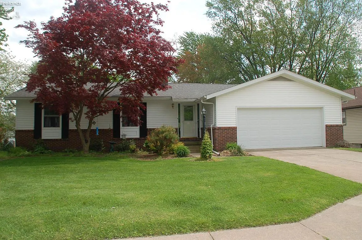 1138 Sommerset Ln photo 1