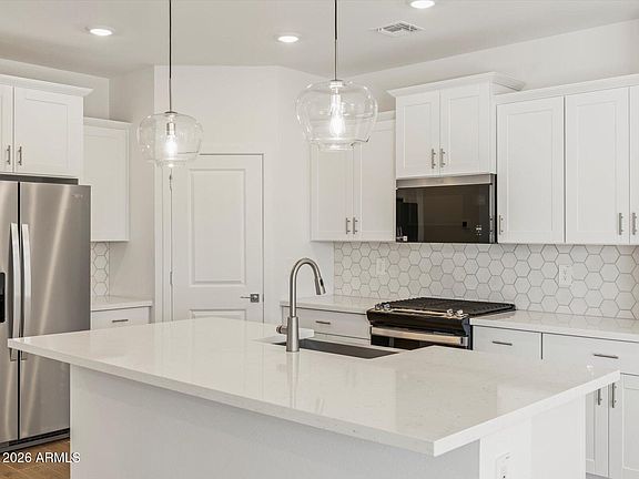 4th image of 15633 W HONEYSUCKLE Drive