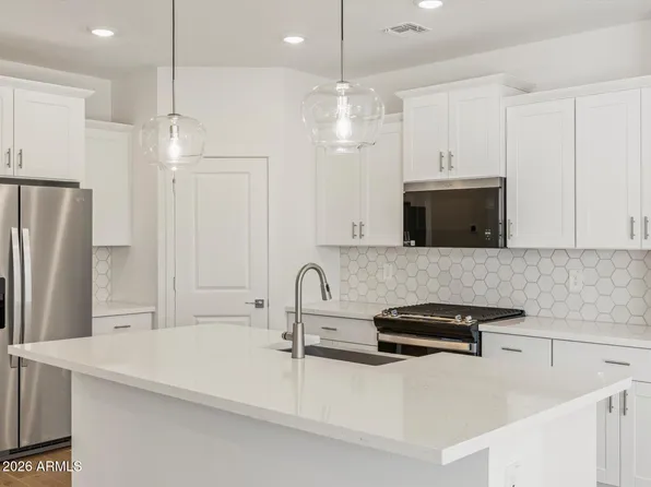 15804 W COTTONTAIL Lane, Surprise, AZ 85387