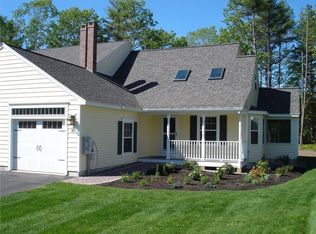 7 Woods Edge Dr #4, Gorham, ME 04038