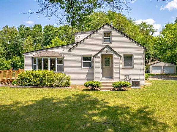 16957 E Lake Netta Dr NE, Ham Lake, MN 55304