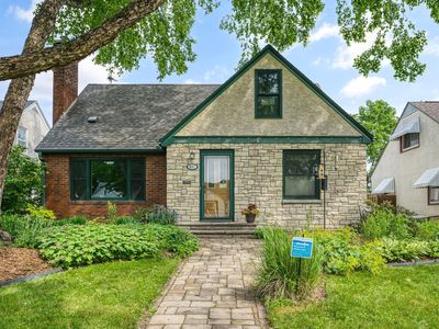 931 Hawthorne Ave E, Saint Paul, MN, 55106