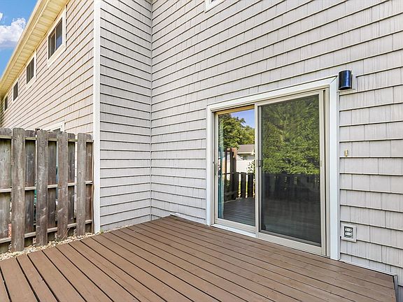 4th image of 1933 Blackthorn Dr #0