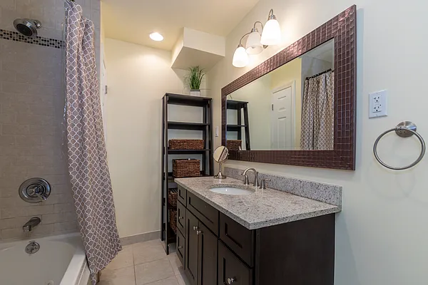 Sold by Tayeb Group Inc | media 9