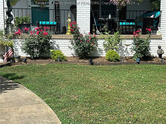 3rd image of 4004 Noyes Ave