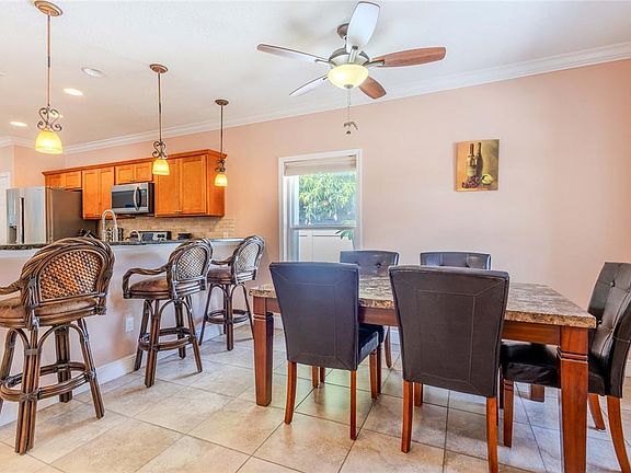 4th image of 2920 Edgewood Ln
