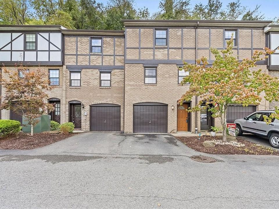1st image of 209 Newton Sq