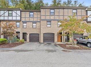 209 Newton Sq, Coraopolis, PA 15108