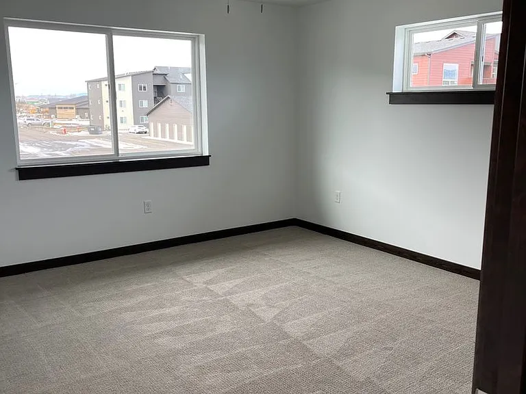 605 Black Diamond St — Photo 13