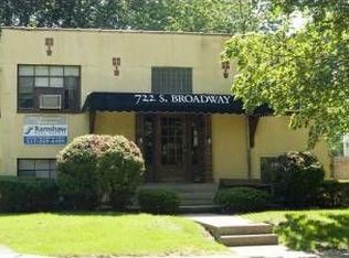 722 S Broadway Ave APT 1, Urbana, IL 61801