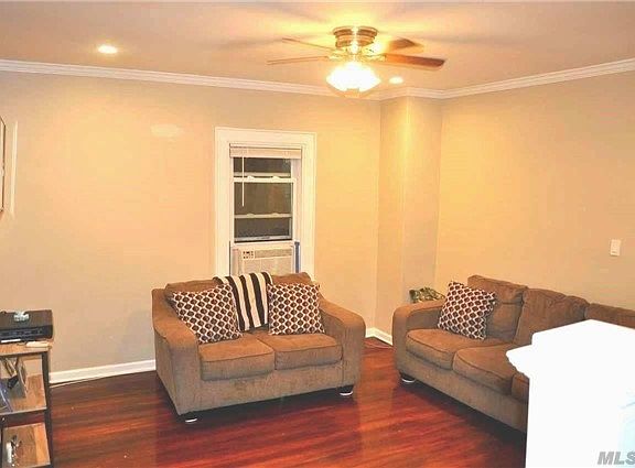 5th image of 1068 Arthur St