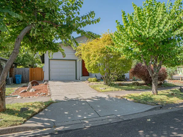 1302 Mill Pond Rd, Ashland, OR 97520