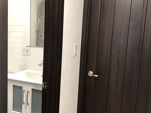 4th image of 359 Marion St #1