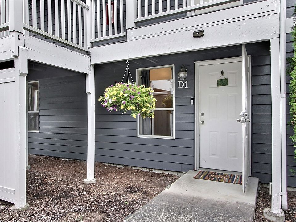 1st image of 3939 10th Street SE #D1
