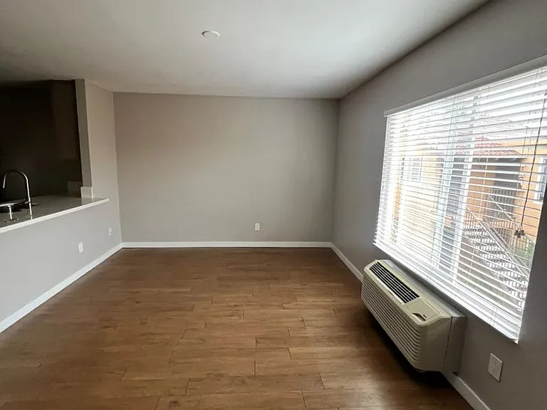 Hartley Apartments — Photo 5