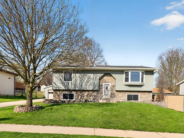 4415 Valley Dr NW, Rochester, MN 55901