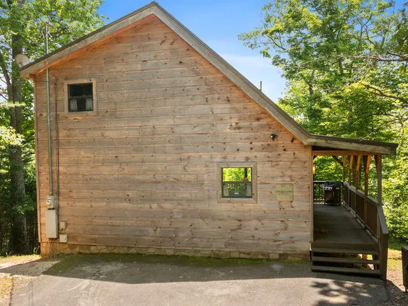 4225 Dollys Dr, Sevierville, TN 37876