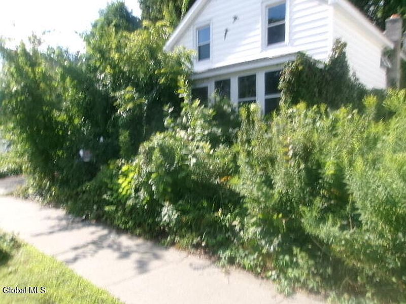 3rd image of 17 Hamilton Avenue