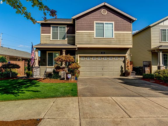 2nd image of 206 SE Highcreek Ln