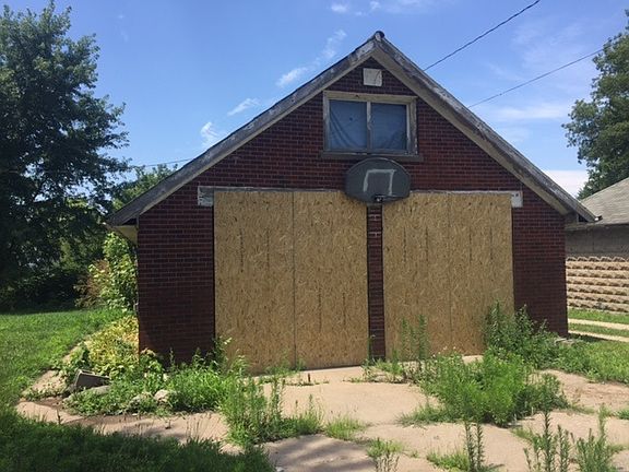 3rd image of 2510 Washington St