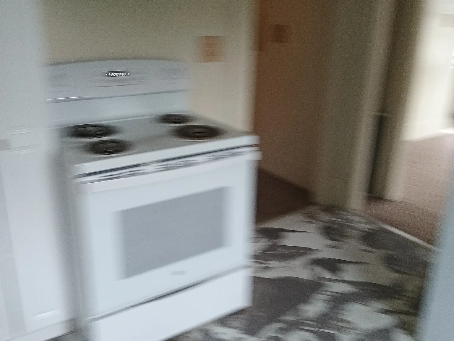 2 bed, 1111 sqft, $1,500 — Photo 2