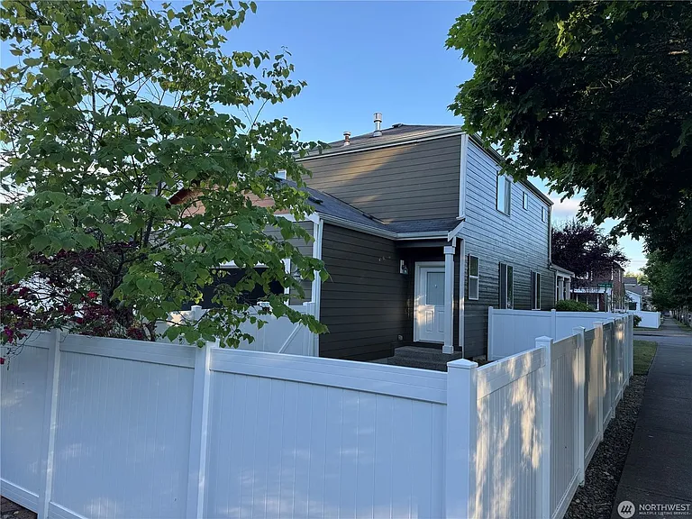 7508 Kodiak Ave NE — Photo 9