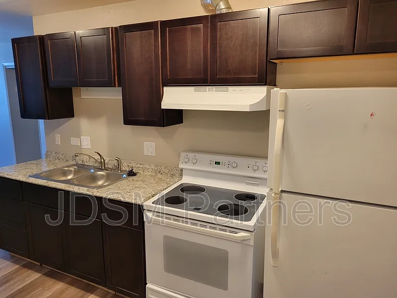 Studio, 1.0 bath, 550 sqft, $875 — Photo 3