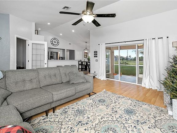 4th image of 3225 SW 11th Pl