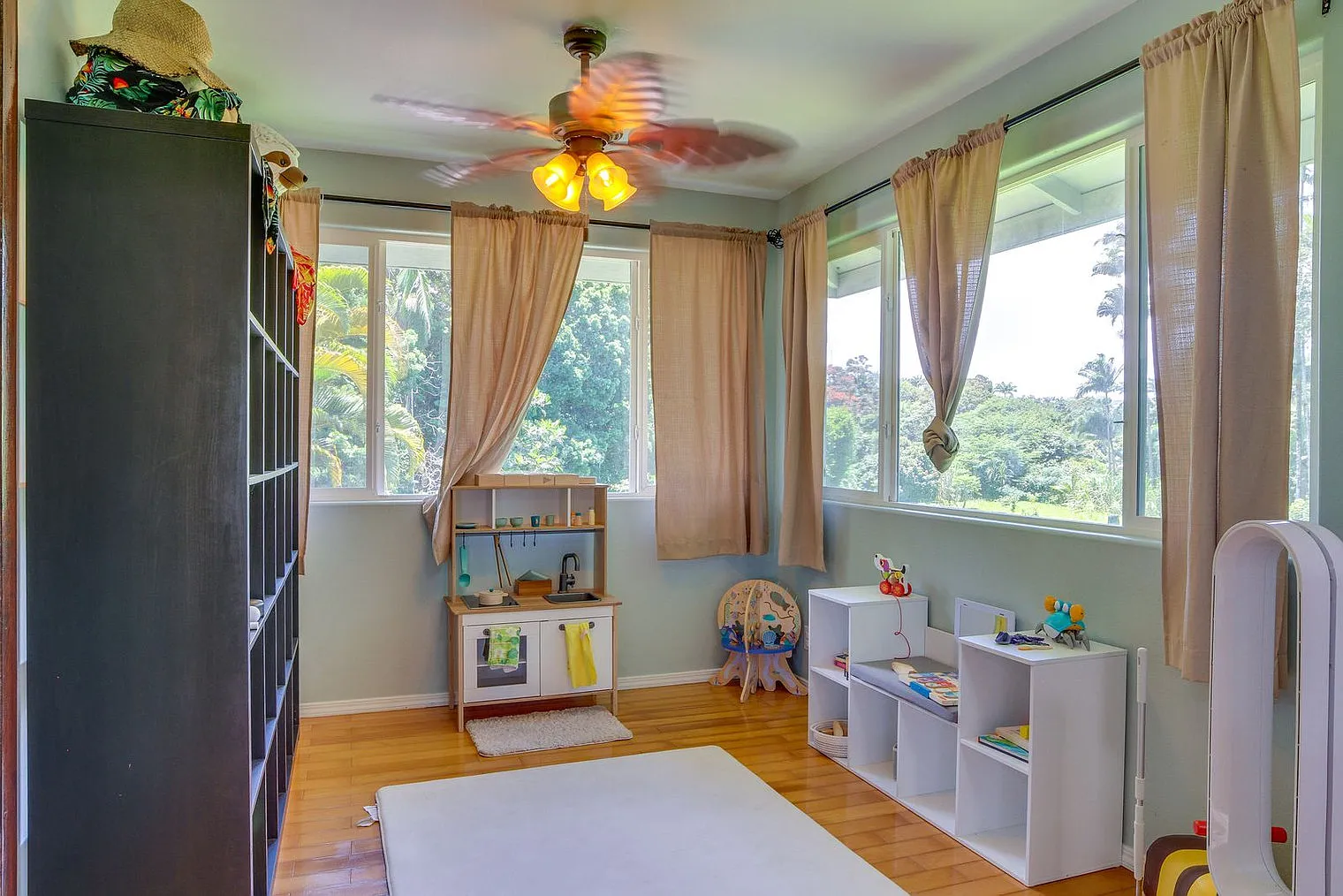 5 bed, 3.0 bath, 2195 sqft, $10,031 — Photo 3