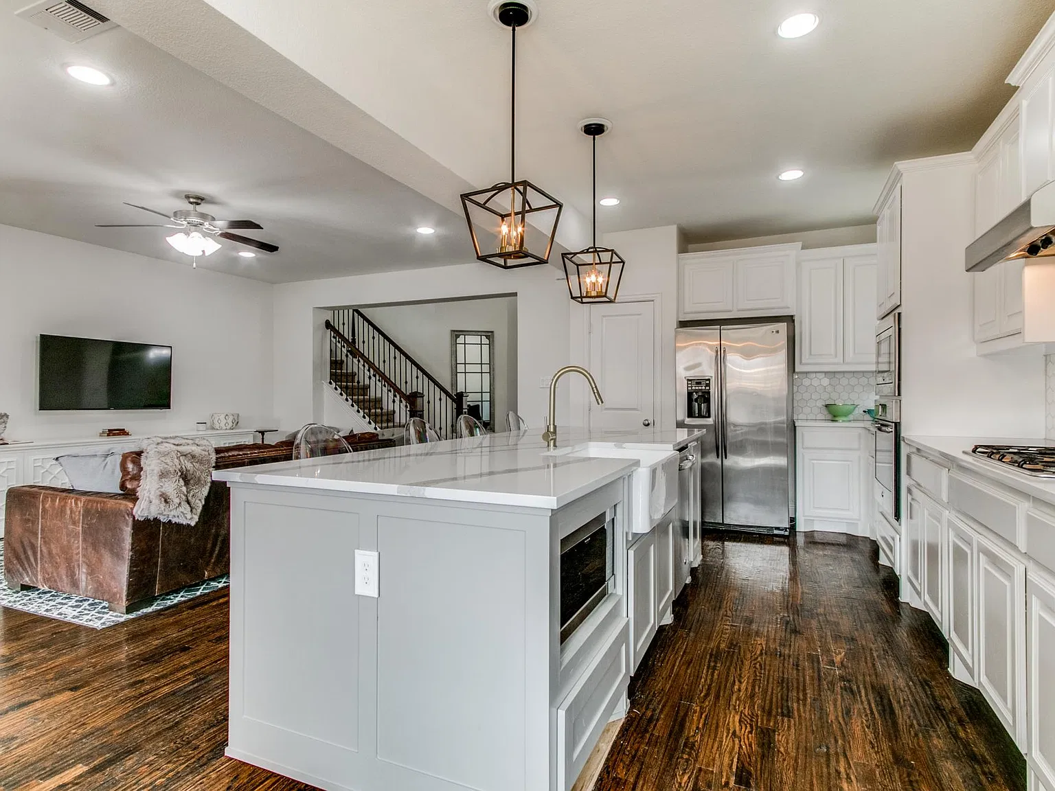 4 bed, 3222 sqft, $7,500 — Photo 4
